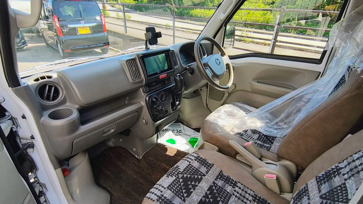 ボクの夢が全部詰まっとぅ！クリッパーバン キャンピングカスタム入荷（写真4）